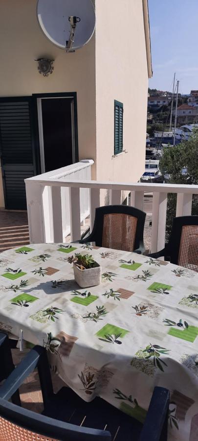 Apartmani Marta Marina Dış mekan fotoğraf